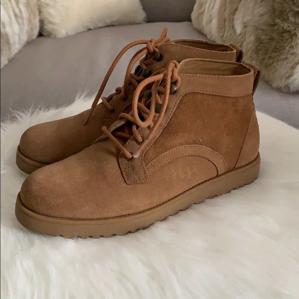 Brand New Women’s Ugg Chukka Boots